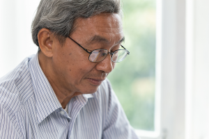 closeup-elder-happy-face-peaceful-calm-smart-look-LEVE